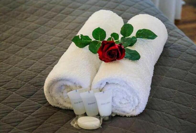 이코노미 트리플 룸, The Green Acorn Guest House