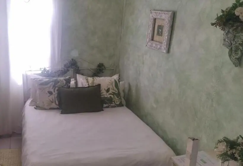エコノミートリプルルーム, The Green Acorn Guest House