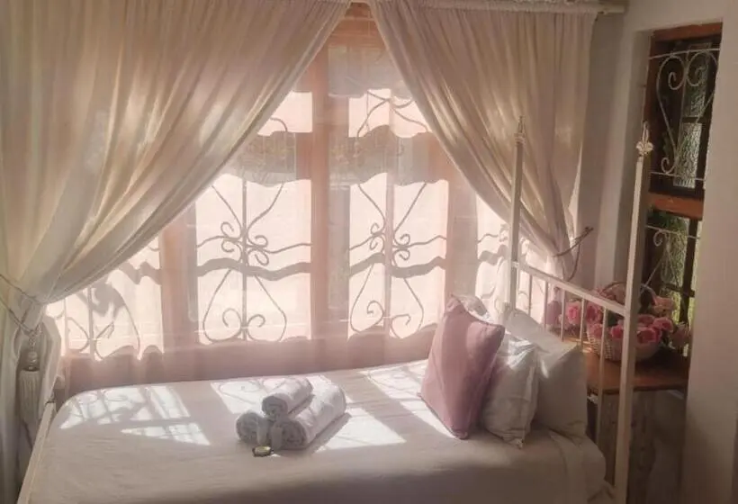 デラックスの４人部屋, The Green Acorn Guest House