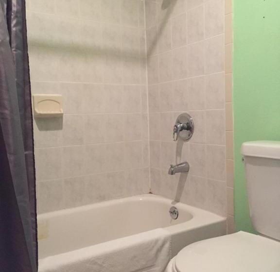 חדר סטנדרט נוף לבריכה, Hill Country Inn