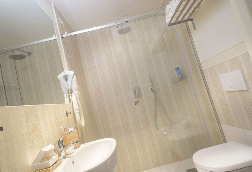 Quarto Triplo Superior, Lido