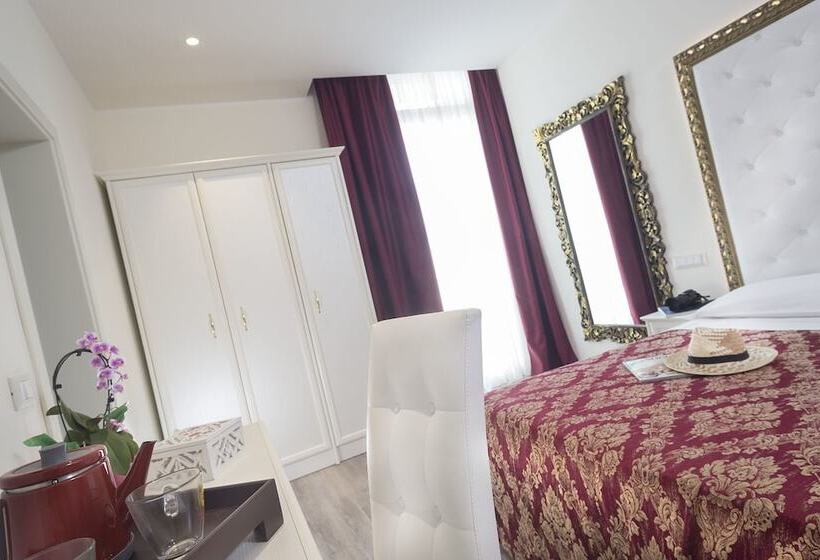 חדר סופריור לשלושה, Lido