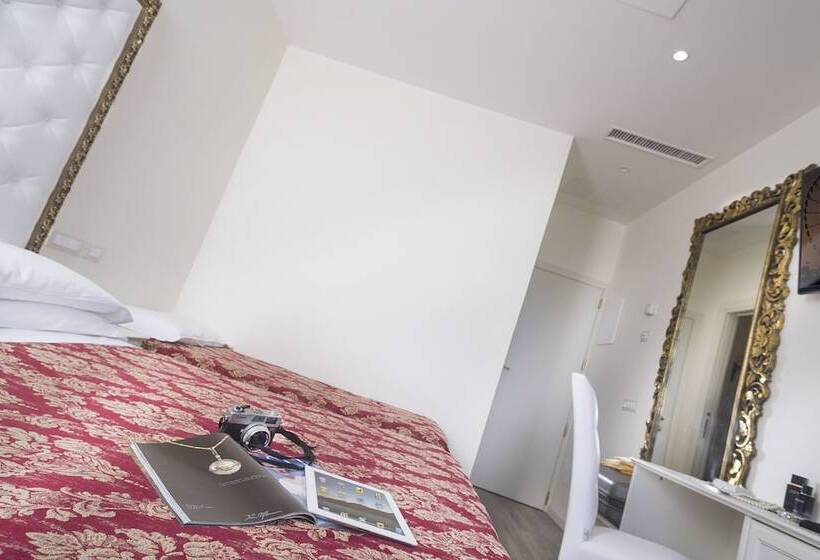 חדר סופריור לשלושה, Lido