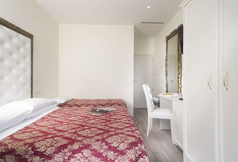 חדר סופריור לשלושה, Lido