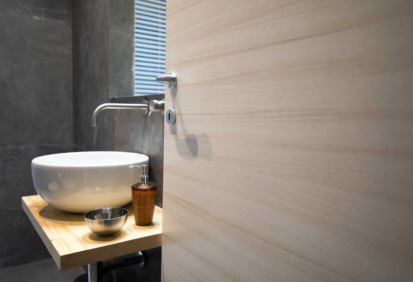 اتاق استاندارد, Quattro Briganti