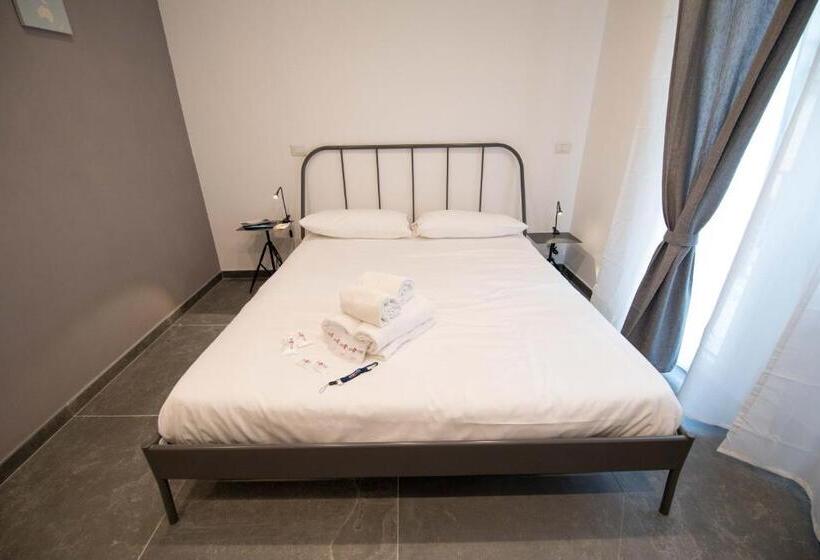 اتاق استاندارد, Quattro Briganti