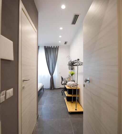 اتاق استاندارد, Quattro Briganti