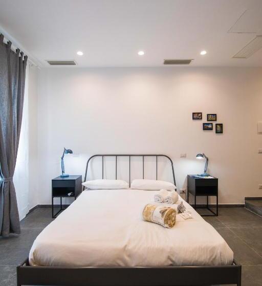 اتاق استاندارد سه نفره, Quattro Briganti