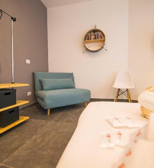 اتاق استاندارد سه نفره, Quattro Briganti