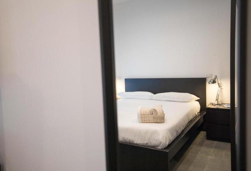 اتاق لوکس, Quattro Briganti