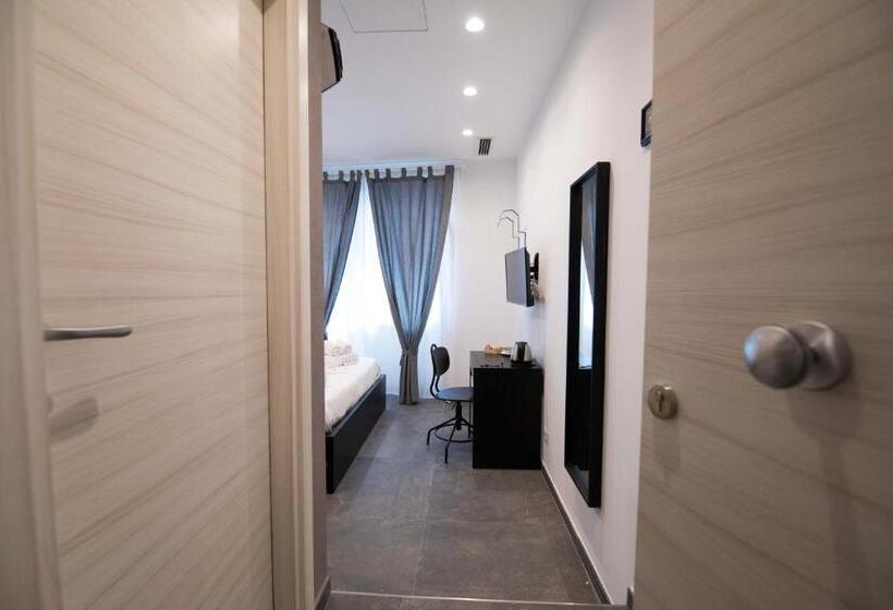 اتاق لوکس, Quattro Briganti