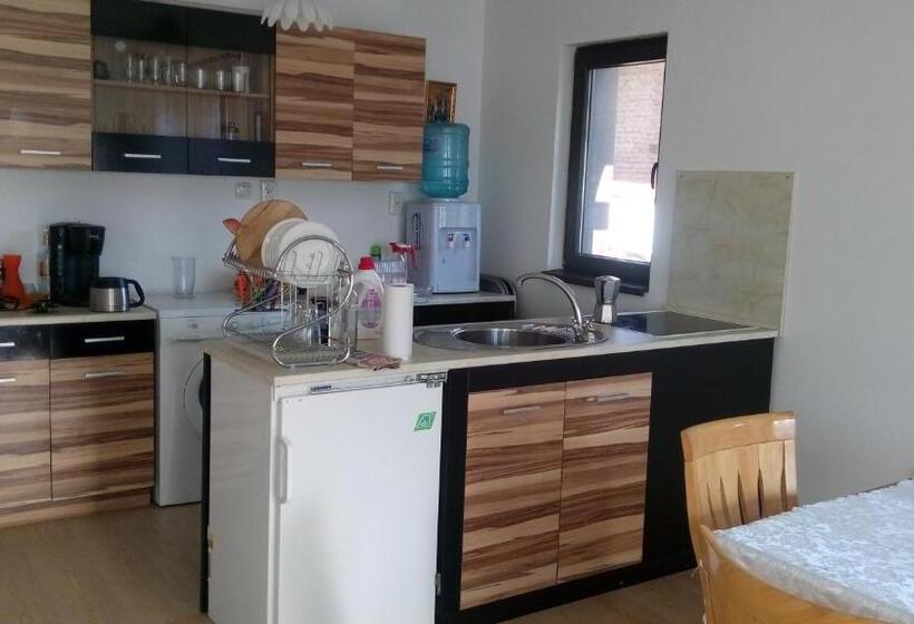 غرفة قياسية مطلّة علي الحديقة, Bobekova Kashta