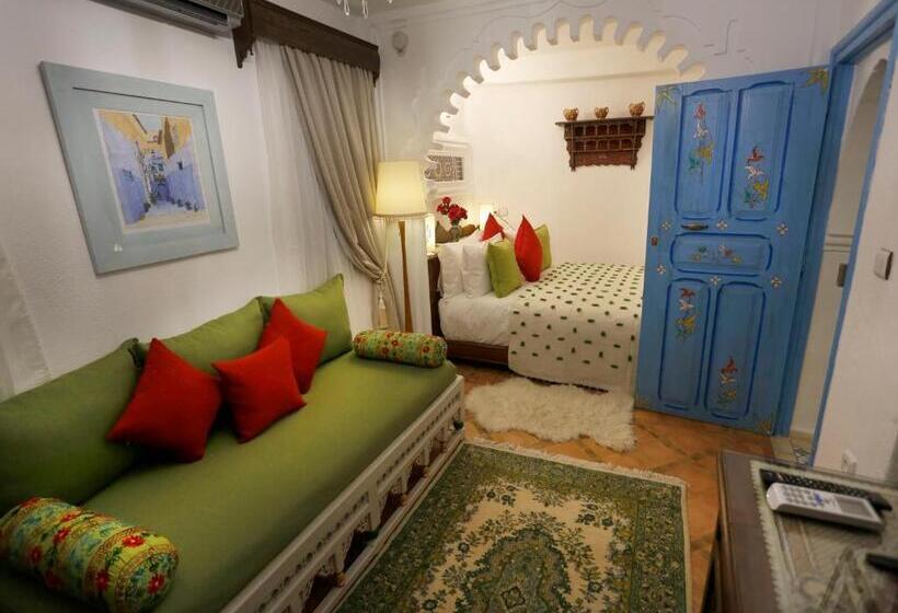 Номер Стандарт, Riad Cherifa
