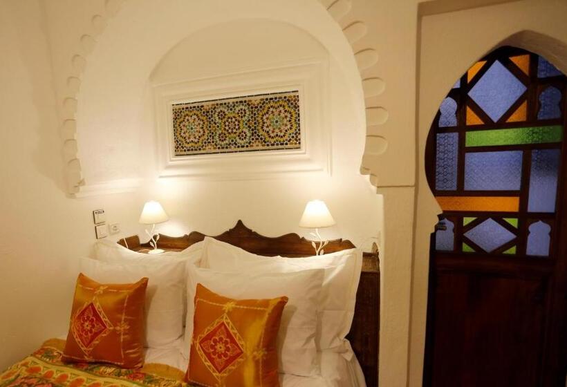 이코노미 룸, Riad Cherifa