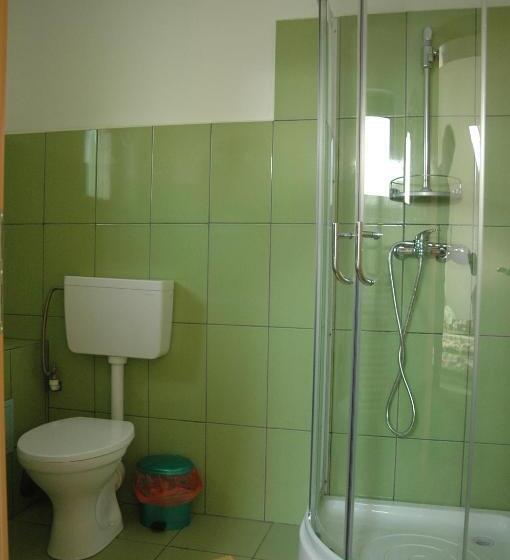 اتاق استاندارد سه نفره, Pensiunea Caramida Verde