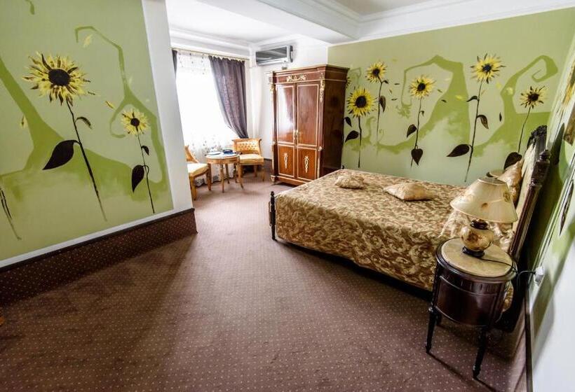 חדר משפחתי, Pensiunea Paradis