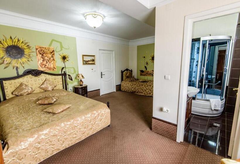 חדר משפחתי, Pensiunea Paradis