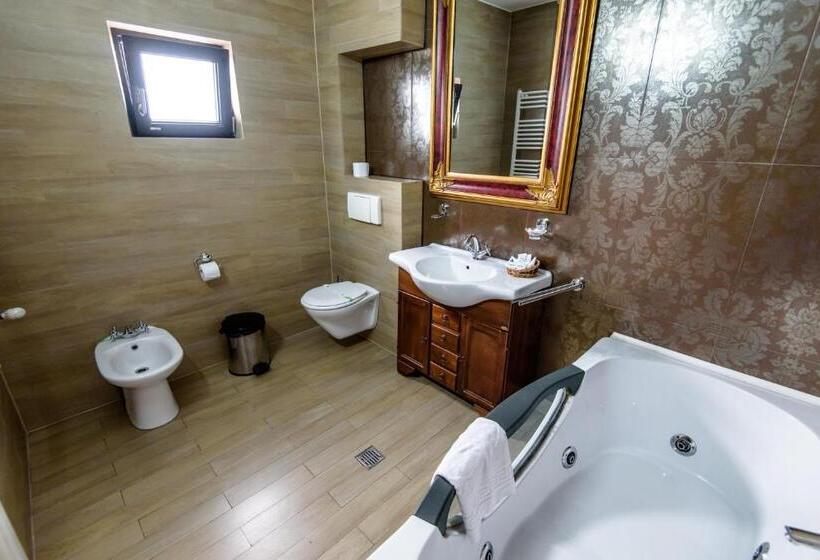 Номер Deluxe, Pensiunea Paradis