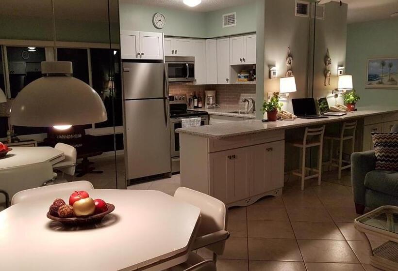 Апартаменты 1 Спальня с Видом, Aqua Mar Condos