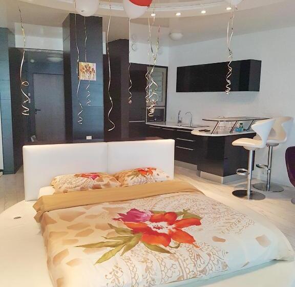 1 Bedroom Penthouse Apartment, Best Apartments In Most City, River View