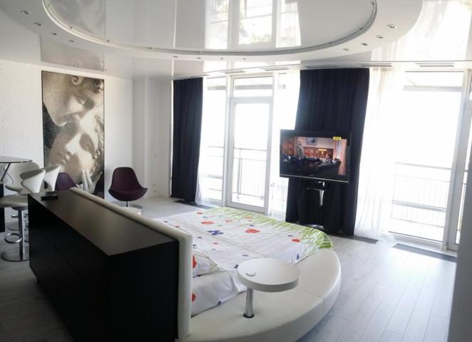 1 Bedroom Penthouse Apartment, Best Apartments In Most City, River View