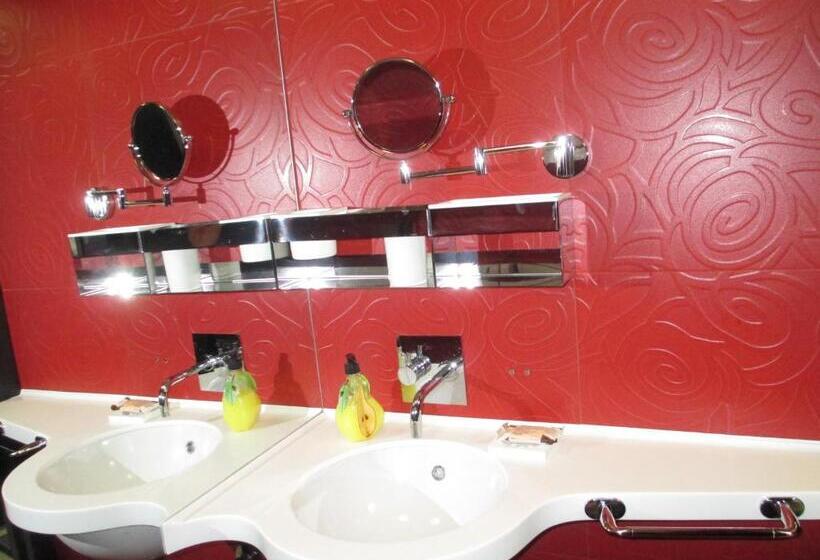 1 Bedroom Penthouse Apartment, Best Apartments In Most City, River View