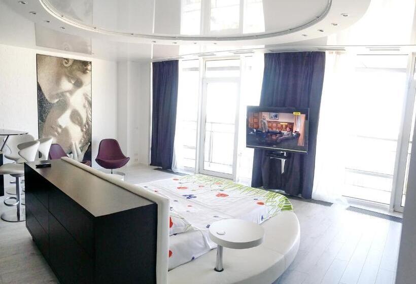 1 Bedroom Penthouse Apartment, Best Apartments In Most City, River View