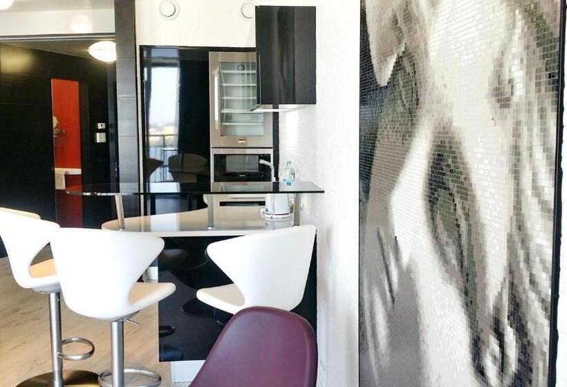 1 Bedroom Penthouse Apartment, Best Apartments In Most City, River View