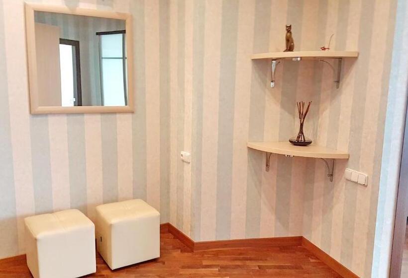 سوئیت 2 خوابه, Best Apartments In Most City, River View