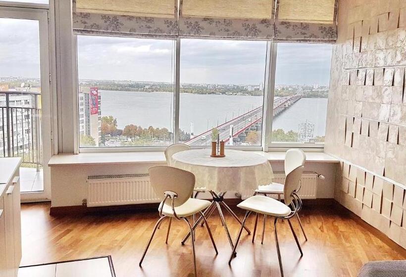 سوئیت 2 خوابه, Best Apartments In Most City, River View