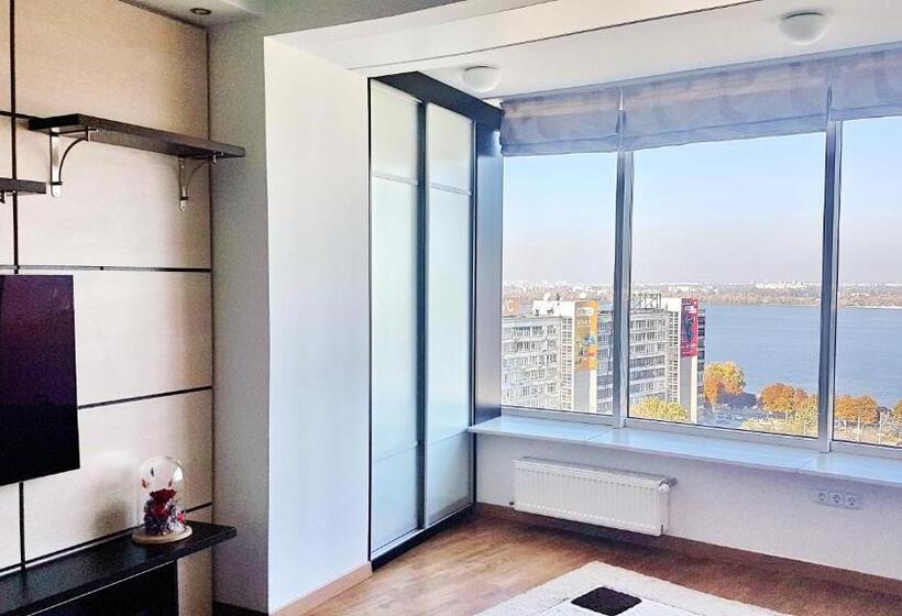 سوئیت 2 خوابه, Best Apartments In Most City, River View