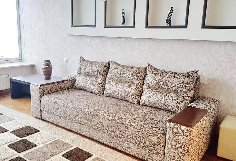 سوئیت 2 خوابه, Best Apartments In Most City, River View