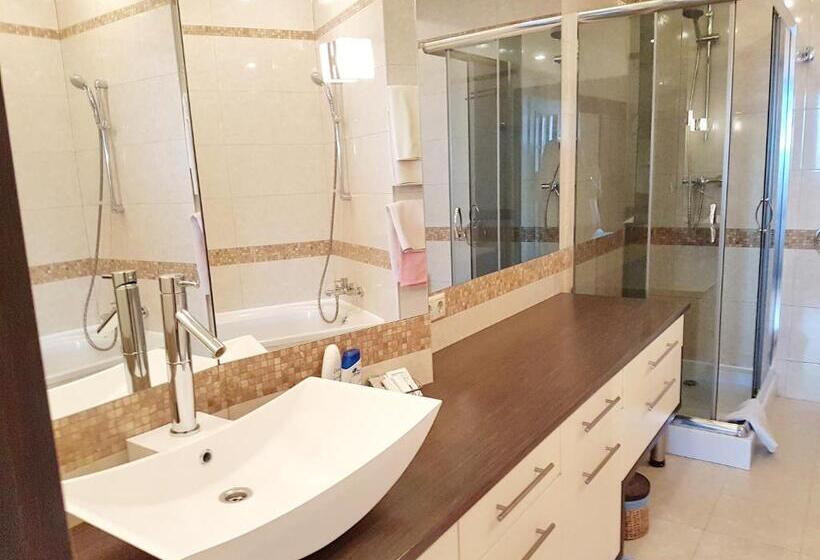 آپارتمان 2 خوابه, Best Apartments In Most City, River View