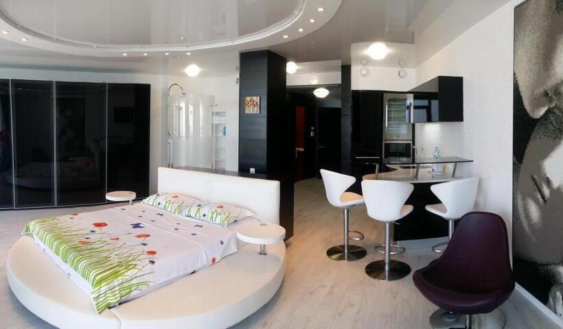1 Bedroom Penthouse Apartment, Best Apartments In Most City, River View