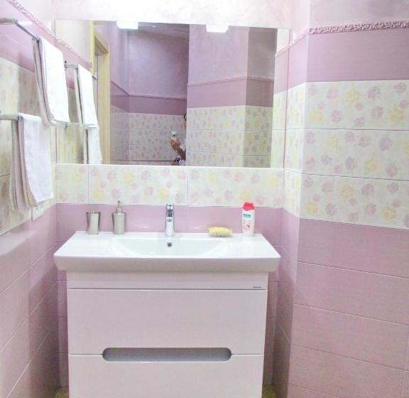 سوئیت با تخت بزرگ, Best Apartments In Most City, River View