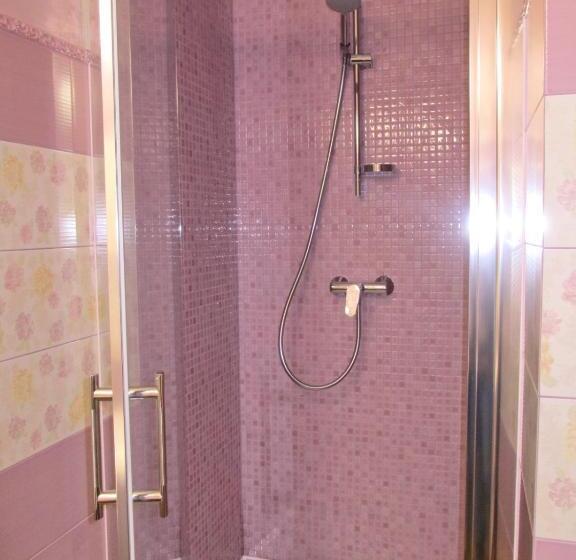 سوئیت با تخت بزرگ, Best Apartments In Most City, River View