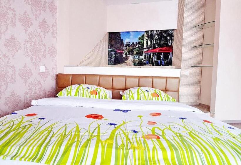 سوئیت با تخت بزرگ, Best Apartments In Most City, River View