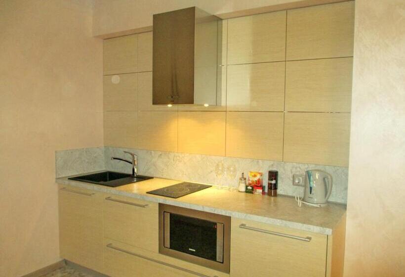سوئیت با تخت بزرگ, Best Apartments In Most City, River View