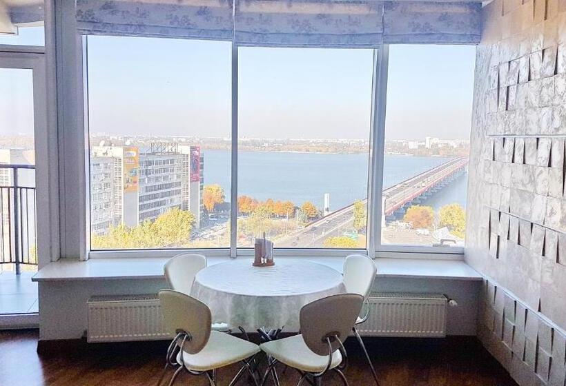 سوئیت 2 خوابه, Best Apartments In Most City, River View