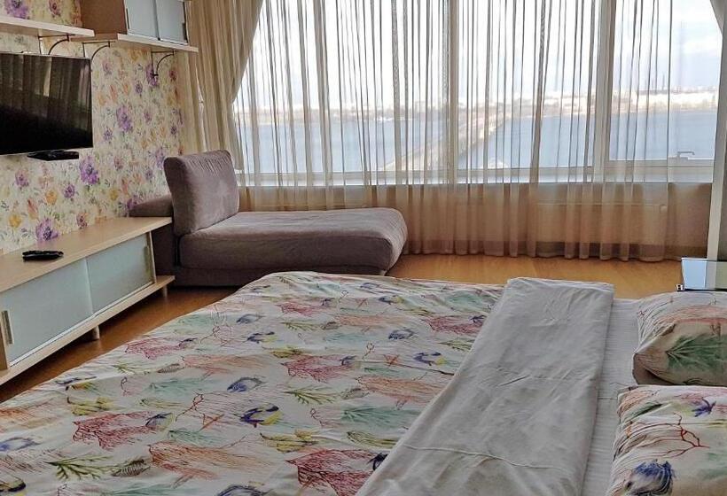 سوئیت 2 خوابه, Best Apartments In Most City, River View