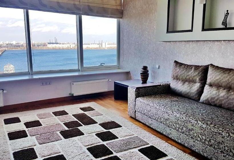 سوئیت 2 خوابه, Best Apartments In Most City, River View