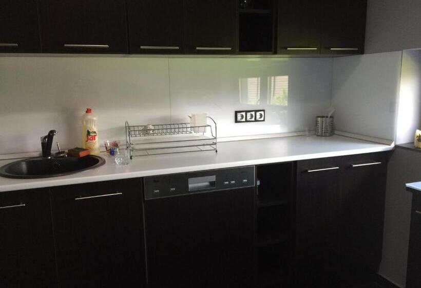 1 Sovrums Lägenhet, 4 Hálószobás Pihenj Meg Vendégház