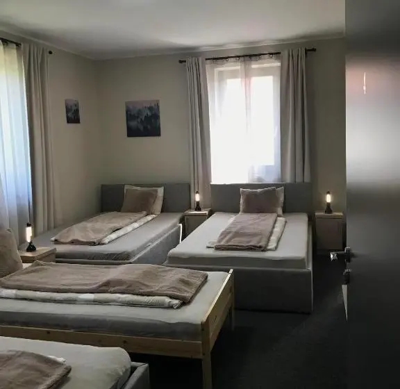Standard Neljän Hengen Huone, 4 Hálószobás Pihenj Meg Vendégház