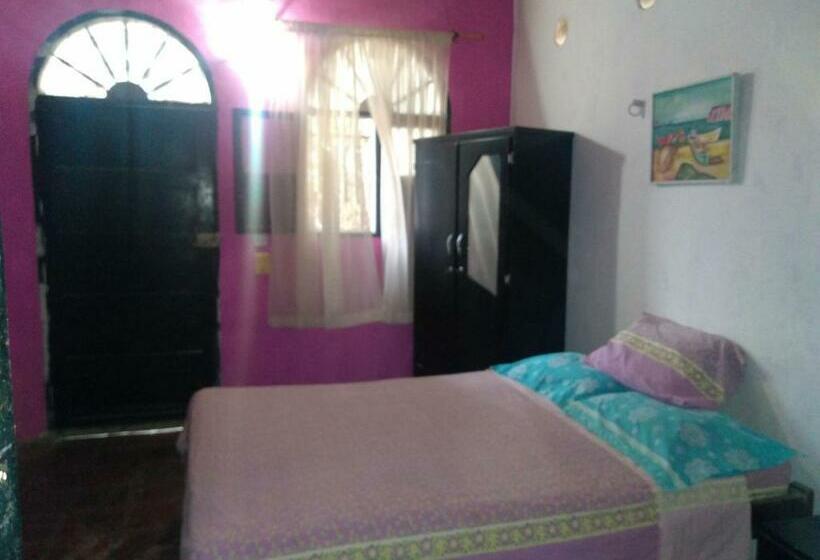 スタンダードルーム, El Garaje Hostal