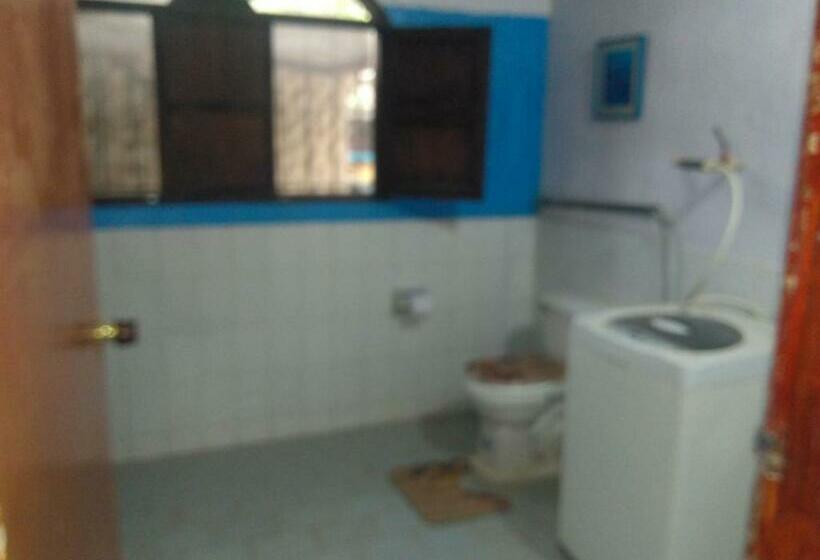 スタンダードルーム, El Garaje Hostal