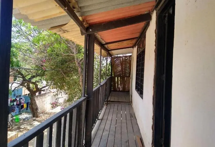 バルコニー付き１ベッドルームアパートメント, El Garaje Hostal