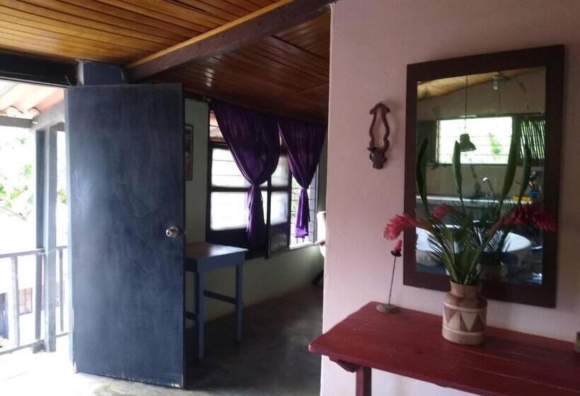 バルコニー付き１ベッドルームアパートメント, El Garaje Hostal