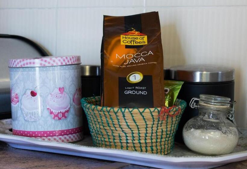 2间卧室的房子, Lavender Lane