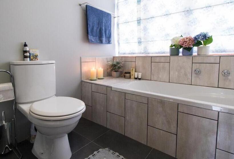 2间卧室的房子, Lavender Lane