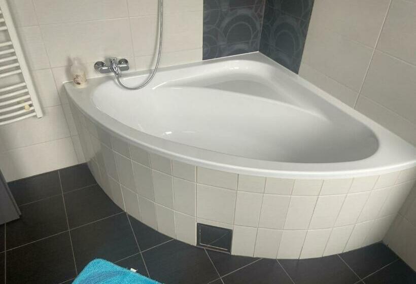 1 Sovrums Lägenhet, 4 Hálószobás Pihenj Meg Vendégház